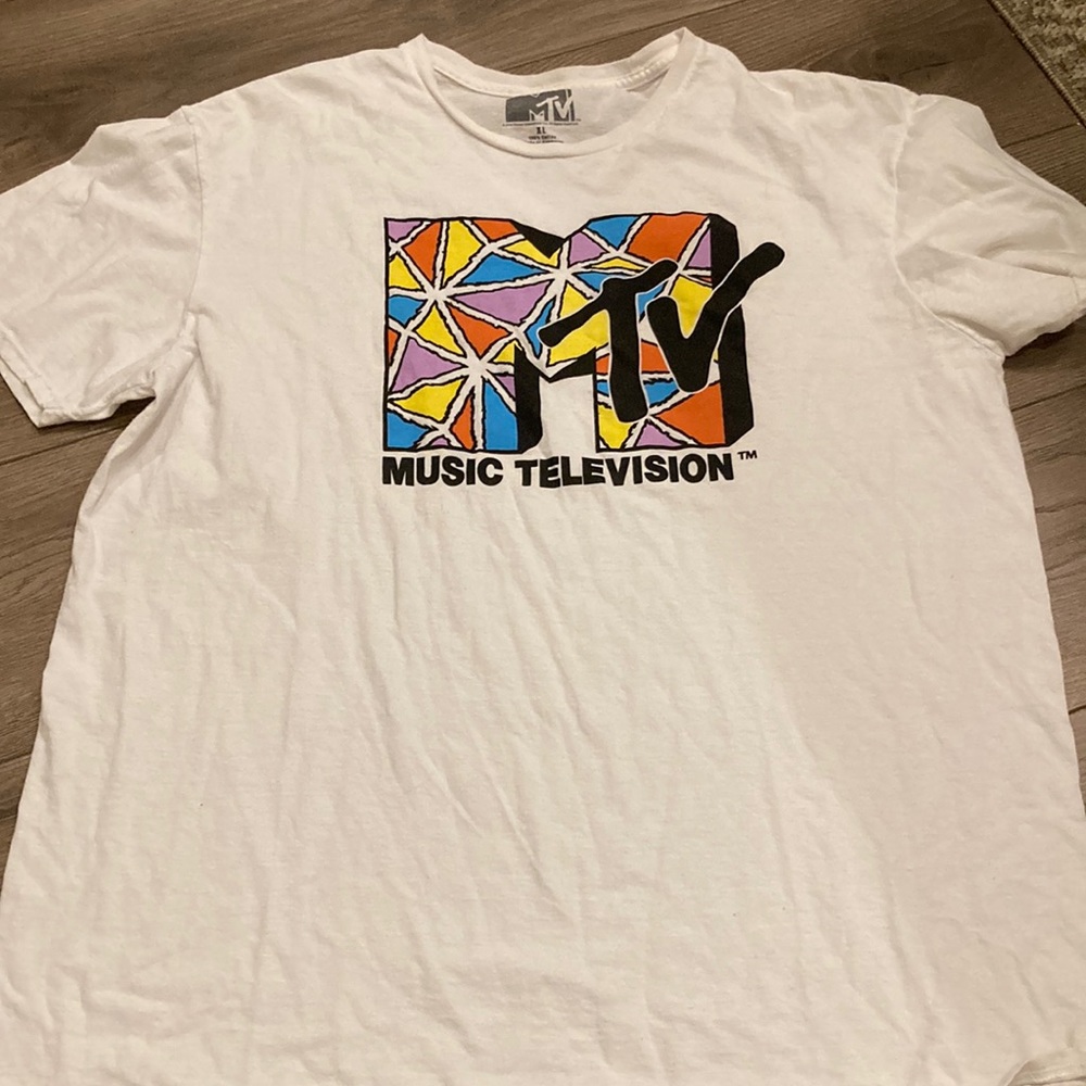 MTV geometric color black XL tee! Crop it tuck it!